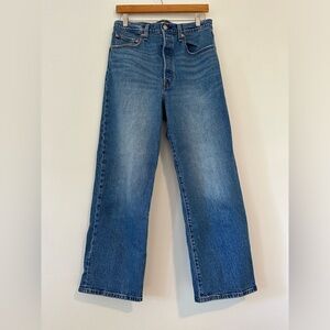 Levi’s Ribcage Straight Ankle Jeans size 30
